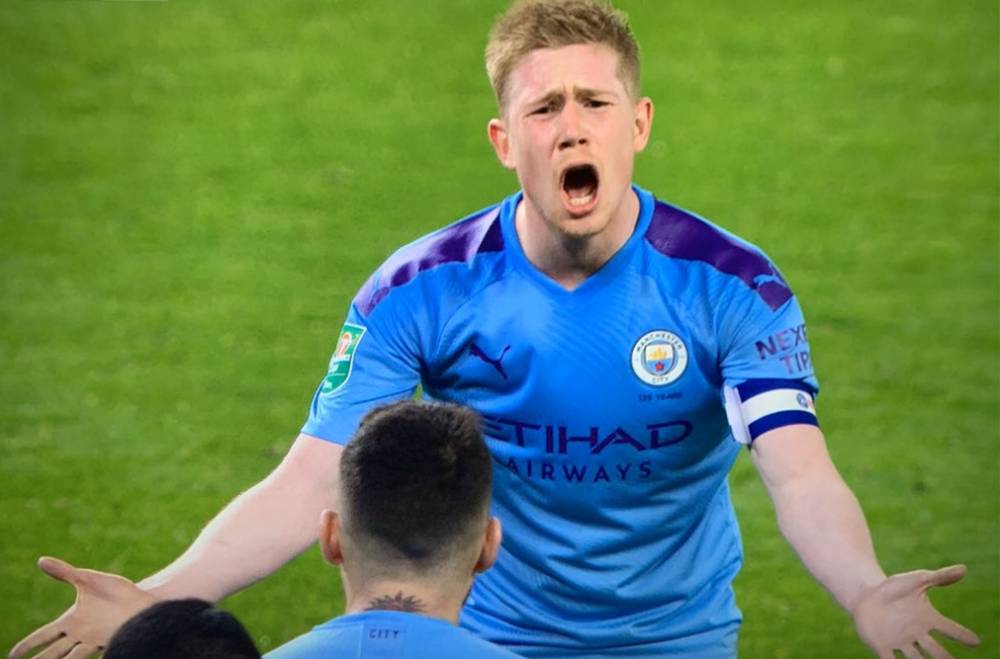 阿斯顿维拉客场4-3击败布莱顿，斩获8连胜，升至积分榜第三，距曼城仅1分，将于12月6日主场对阵阿森纳。