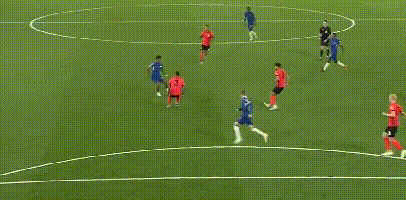 阿森纳以2-0击败布伦特福德，扩大领先优势，巩固争冠地位。