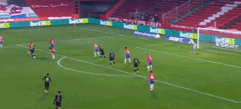 凯利这个被动，连着几次找霍伊伦最后还是没找到，（老板增资在即了）