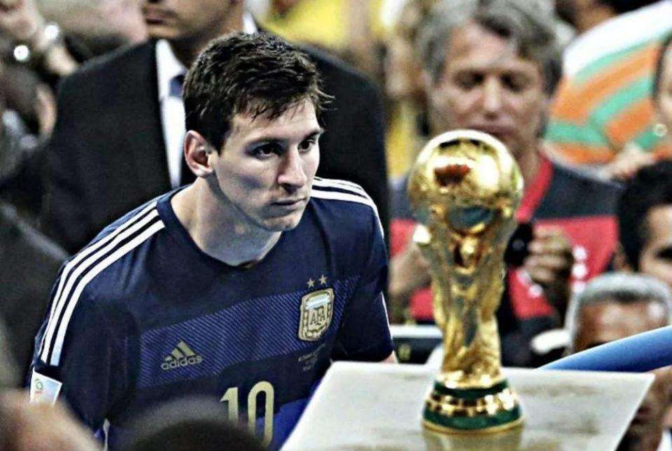 图片报：勒沃库森遭遇多次意外事件，到达曼市时已延误数小时